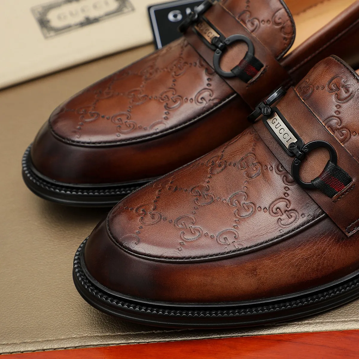 Men's shoes 💰460 💰💰Gucci official website men's business formal leather shoes update💥Hong Kong counters synchronize new styles💥completely one to one replica shipment👍zero difference in counter quality 0⃣️all made of imported first-layer cowhide on the outside with original hardware buckles➕water-dyed🐂leather lining production, color, code matching 39-44 (customized at 38.45.46)……